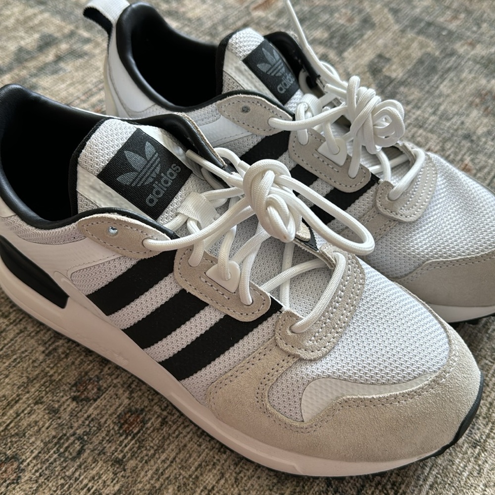 COPY - Adidas Sneakers